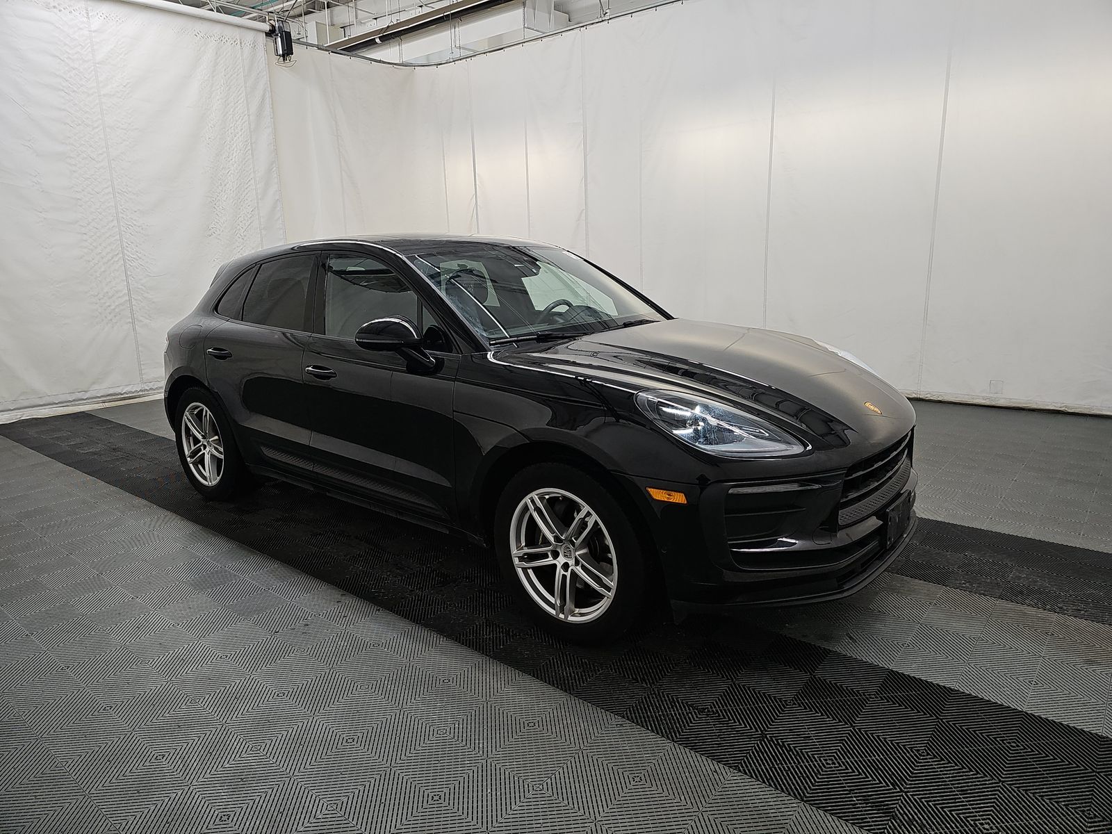 2022 Porsche Macan Base AWD