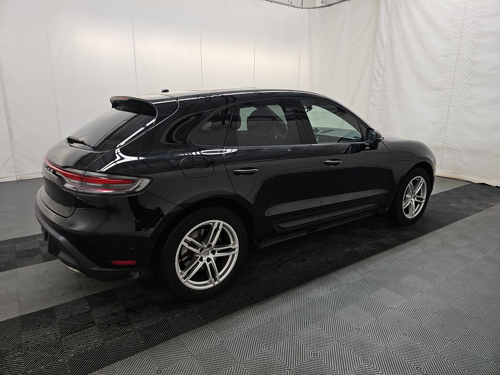 2022 Porsche Macan Base AWD