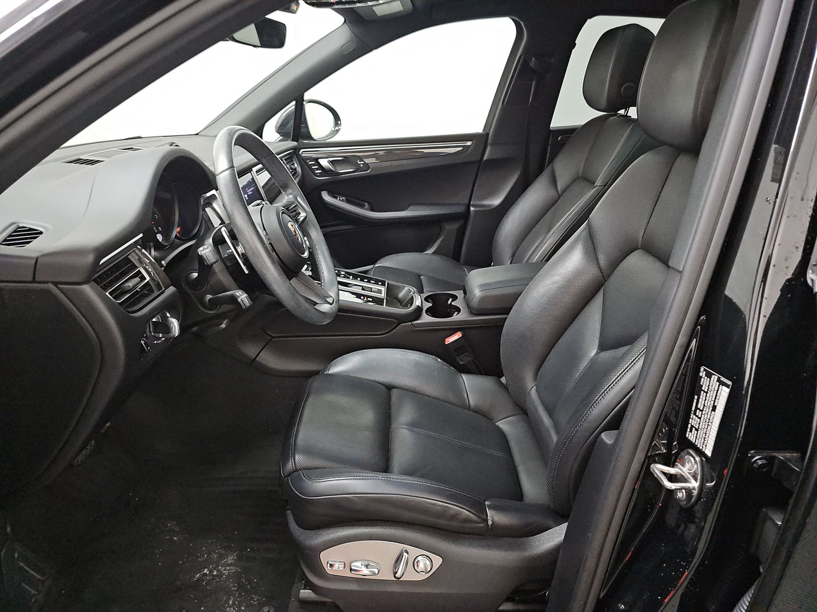 2022 Porsche Macan Base AWD