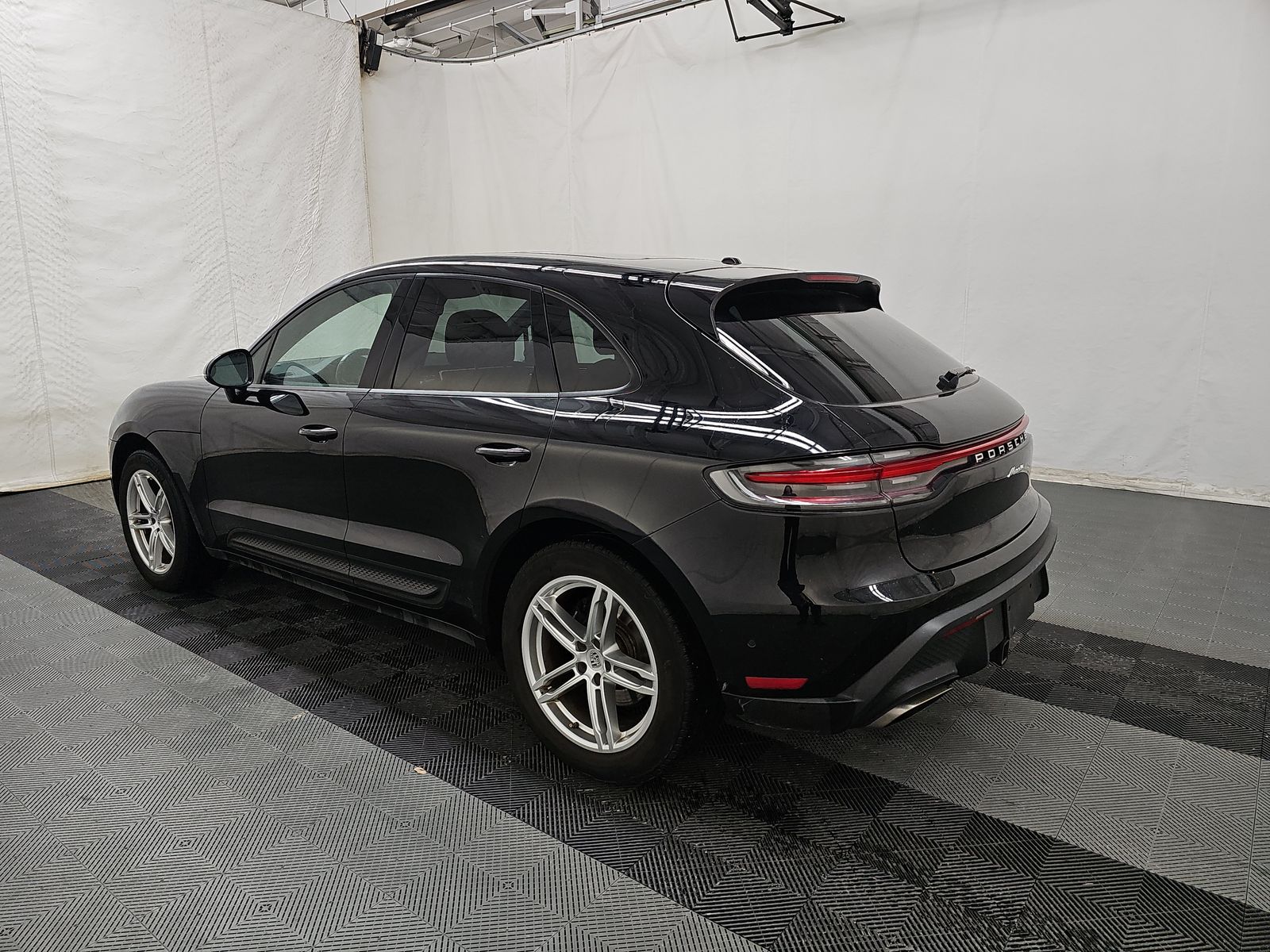 2022 Porsche Macan Base AWD