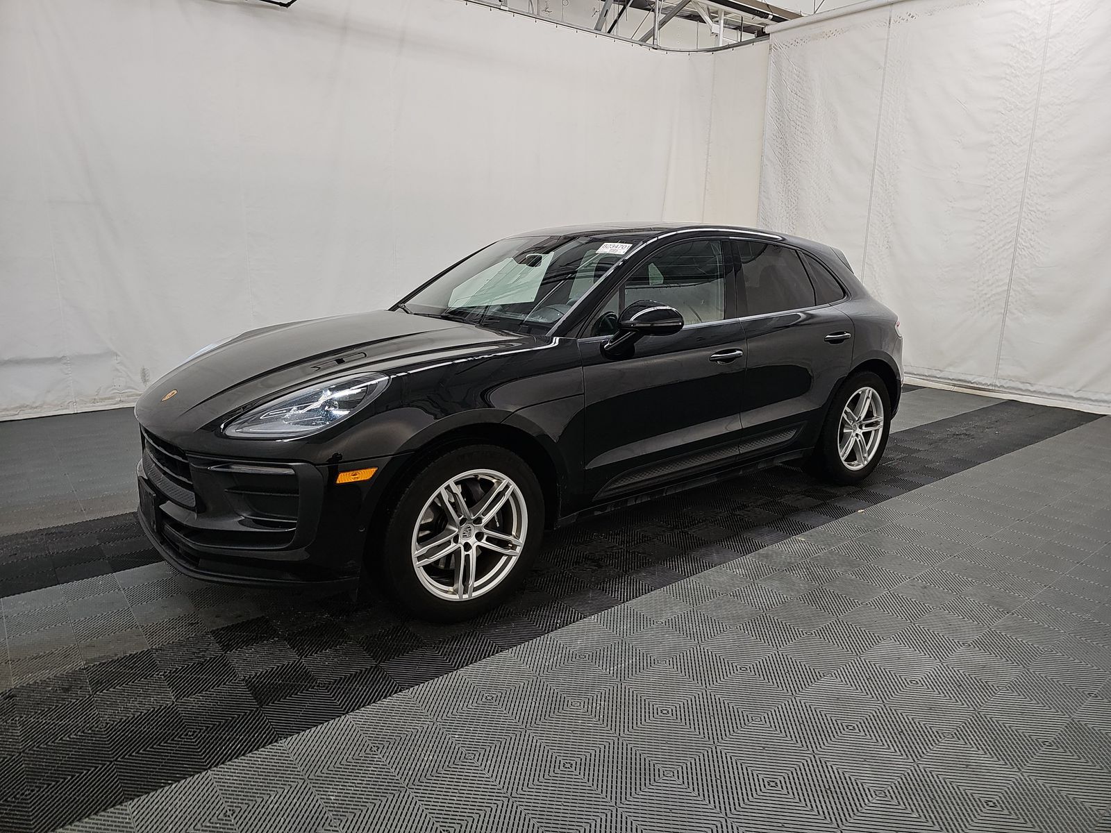 2022 Porsche Macan Base AWD