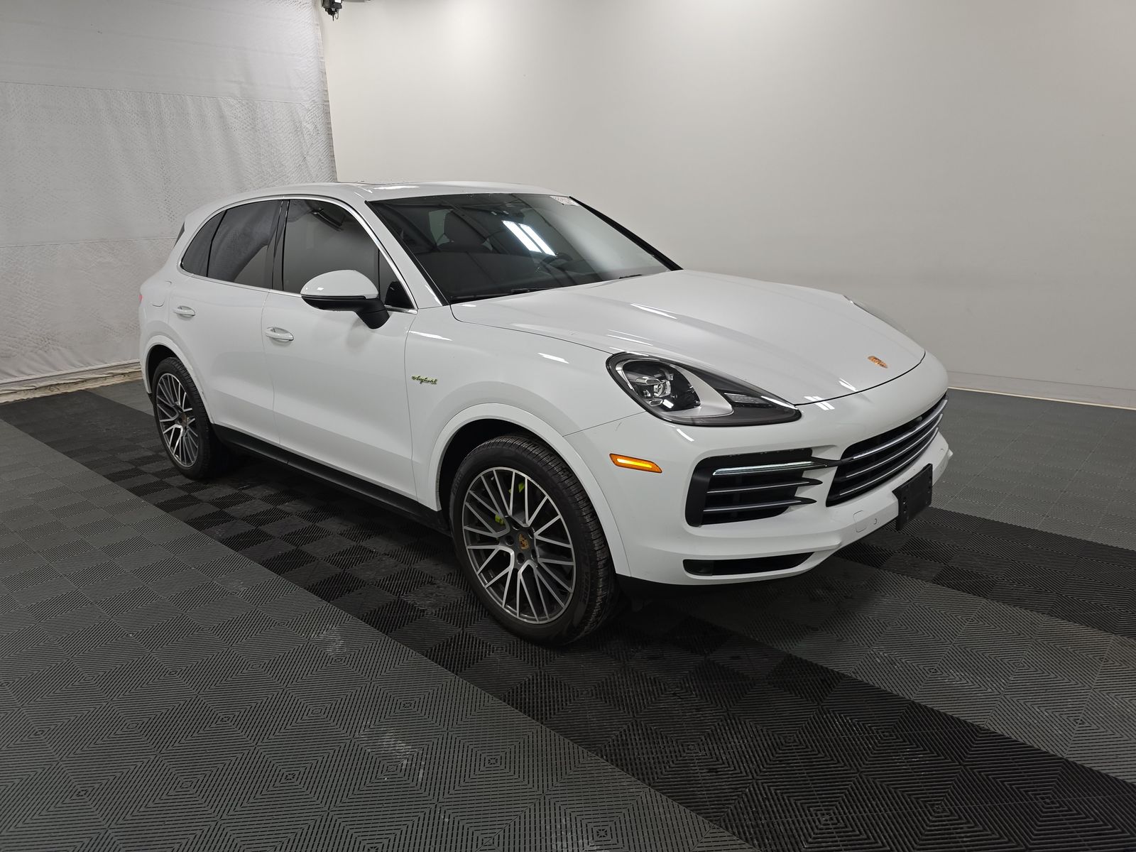 2022 Porsche Cayenne E-Hybrid AWD