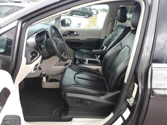 2023 Chrysler Pacifica Touring L FWD