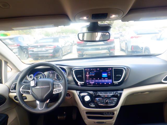 2023 Chrysler Pacifica Touring L FWD