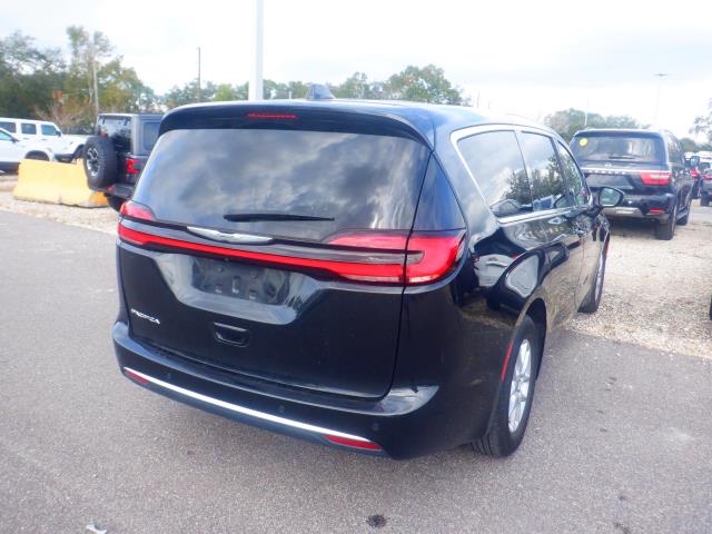 2023 Chrysler Pacifica Touring L FWD