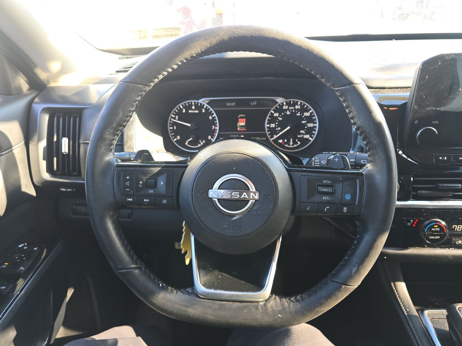 2023 Nissan Pathfinder SL FWD