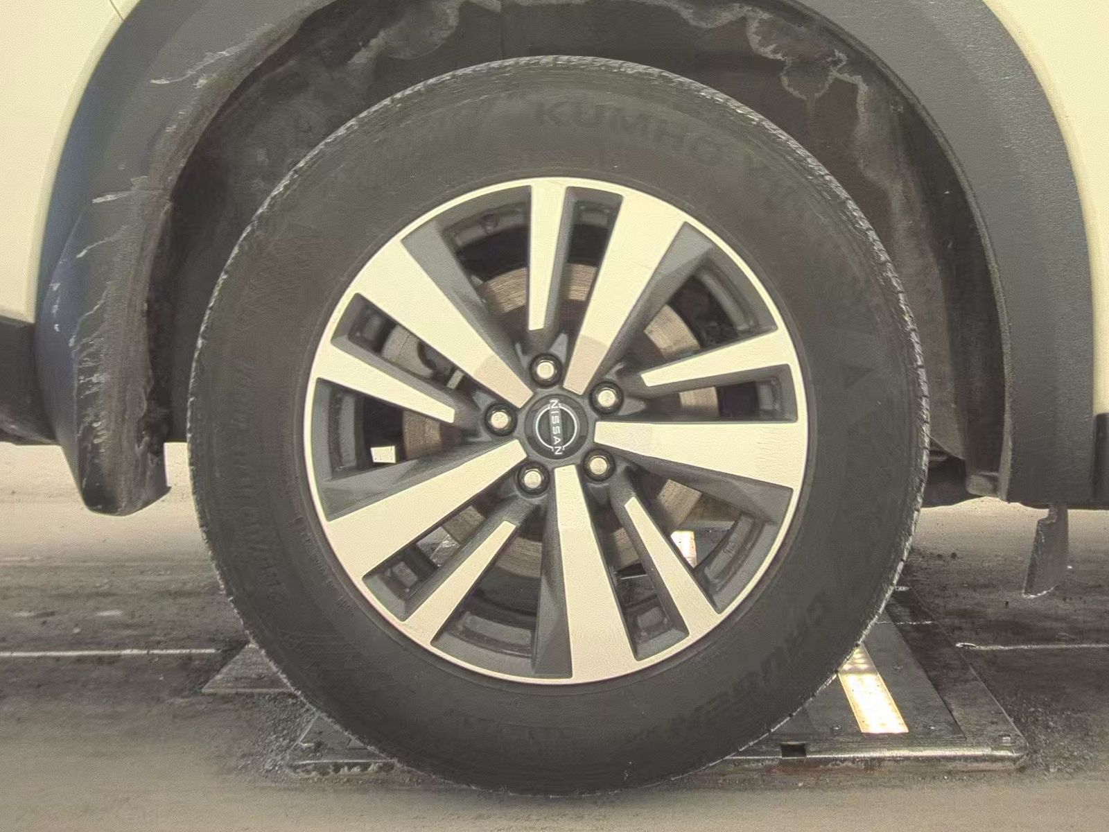 2023 Nissan Pathfinder SL FWD