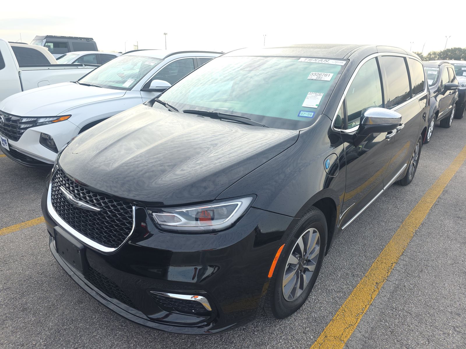 2023 Chrysler Pacifica Hybrid Limited FWD