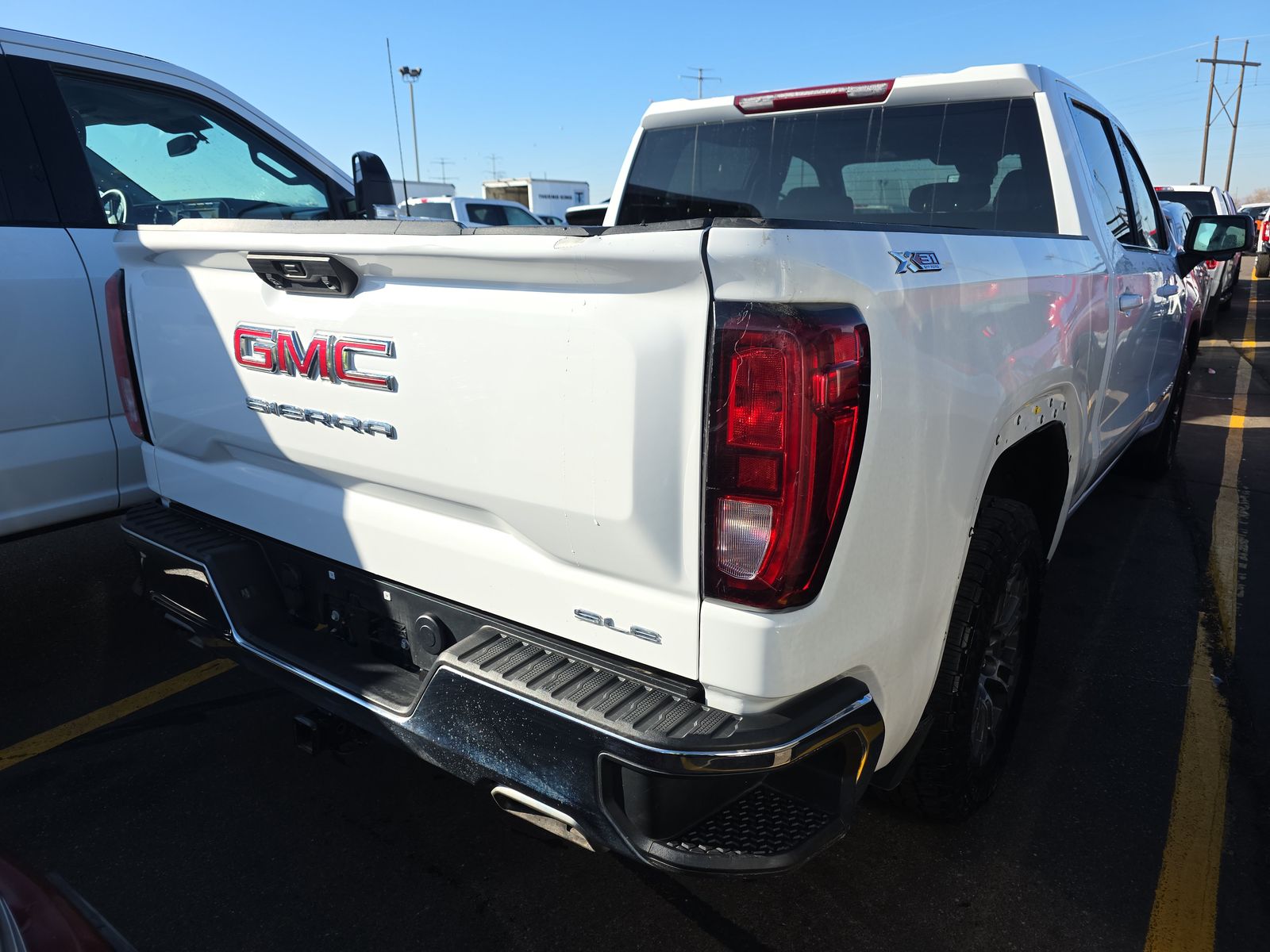 2023 GMC SIERRA 1500 SLE GAS WHITE SHORT BED SINGLE - Image 4