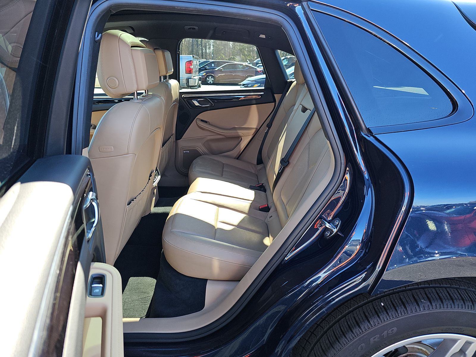 2019 Porsche Macan Base AWD