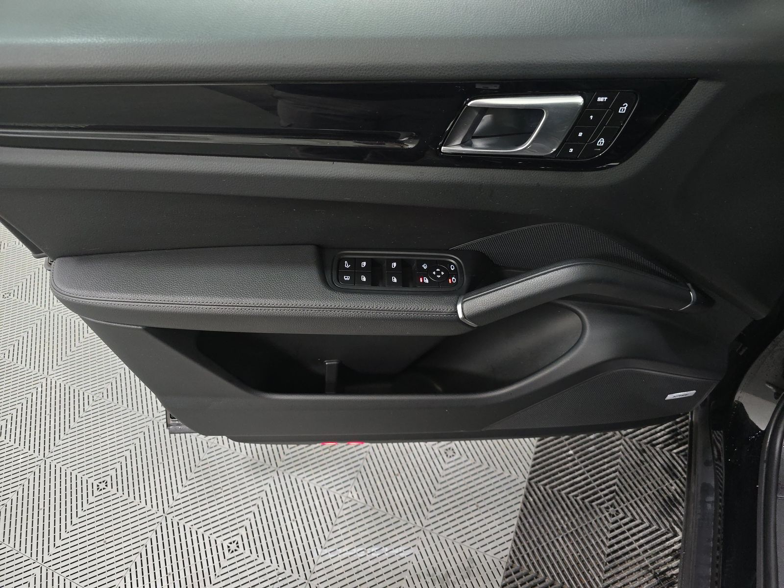 2022 Porsche Cayenne E-Hybrid AWD