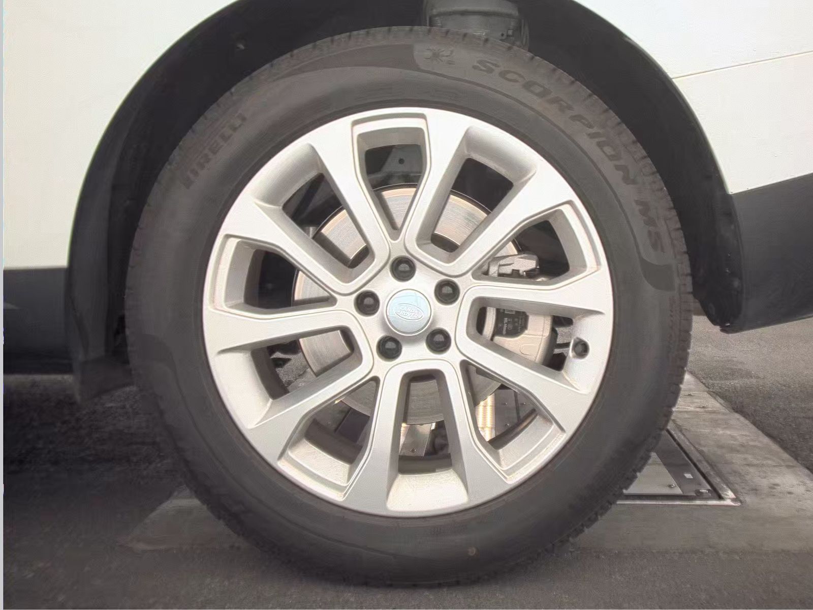 2025 Land Rover Range Rover Sport SE AWD