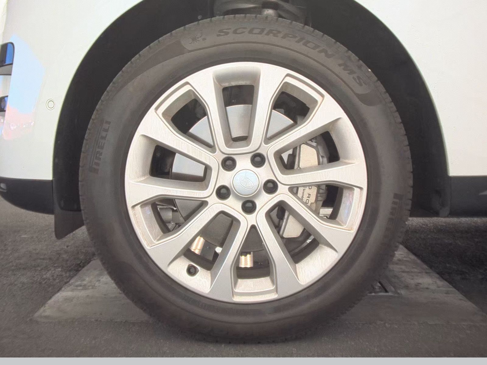 2025 Land Rover Range Rover Sport SE AWD