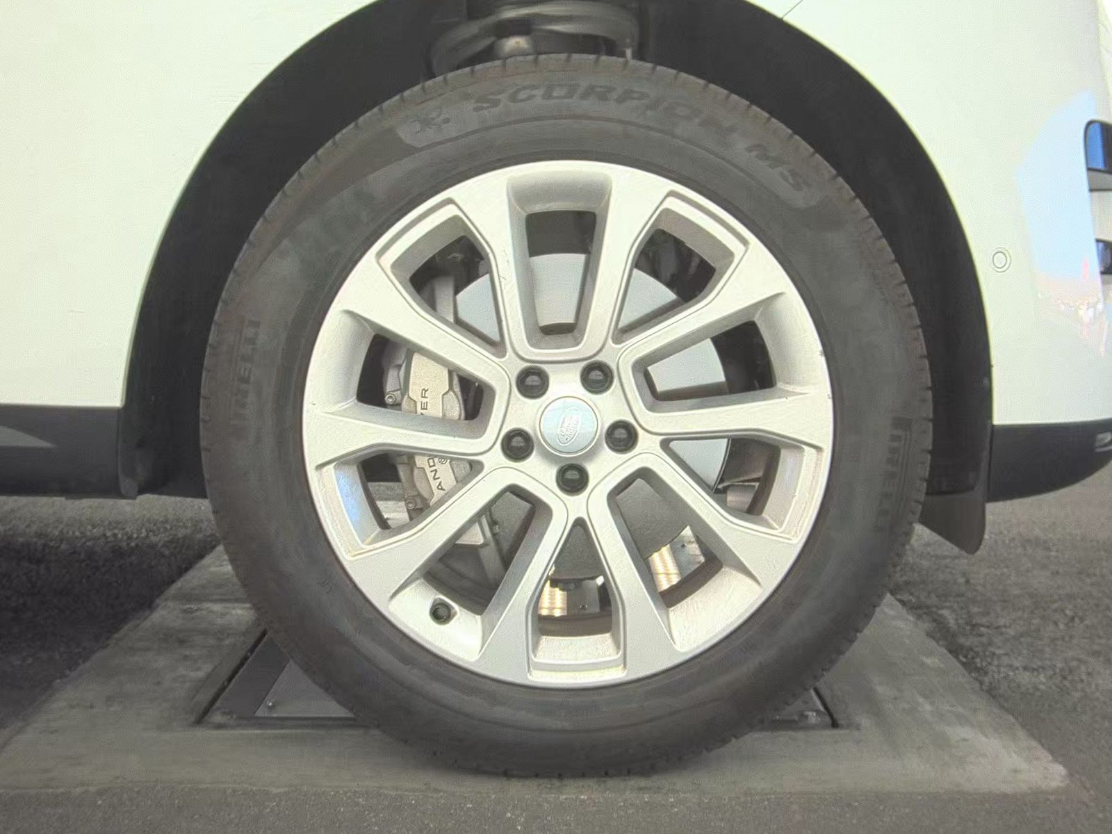 2025 Land Rover Range Rover Sport SE AWD