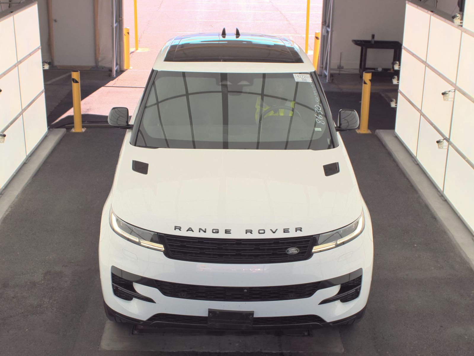 2025 Land Rover Range Rover Sport SE AWD