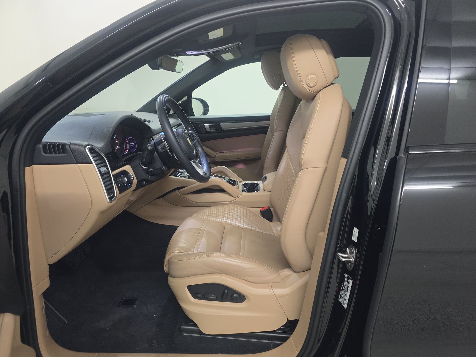 2022 Porsche Cayenne Platinum Edition AWD