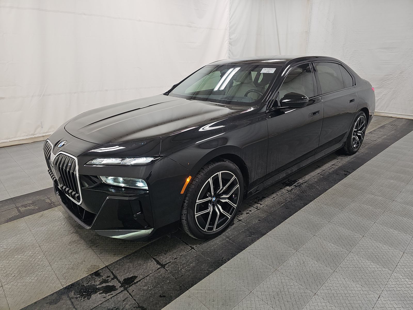 2023 BMW 7 Series 760i xDrive AWD