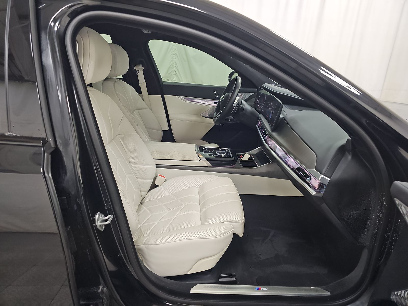 2023 BMW 7 Series 760i xDrive AWD