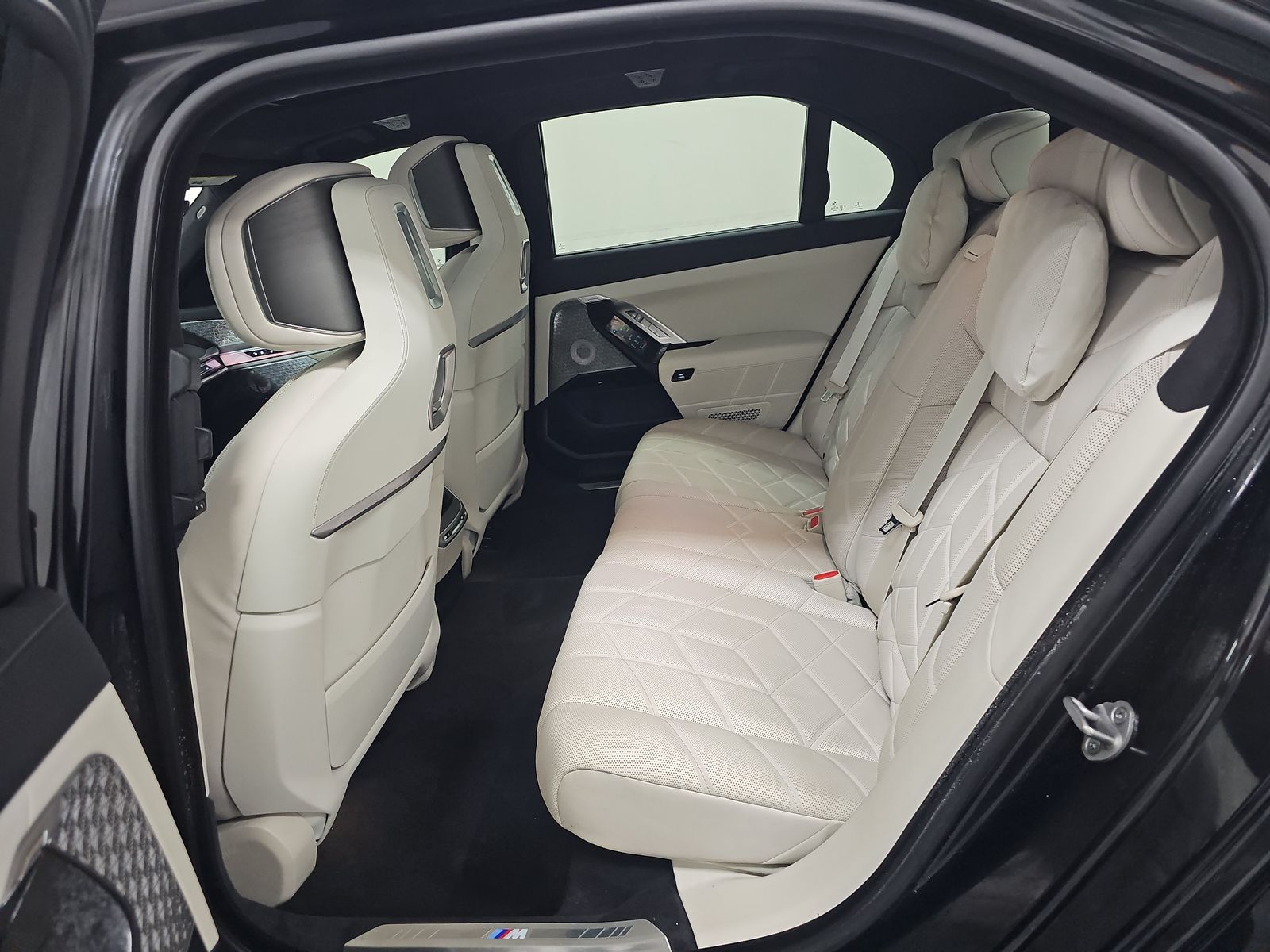 2023 BMW 7 Series 760i xDrive AWD