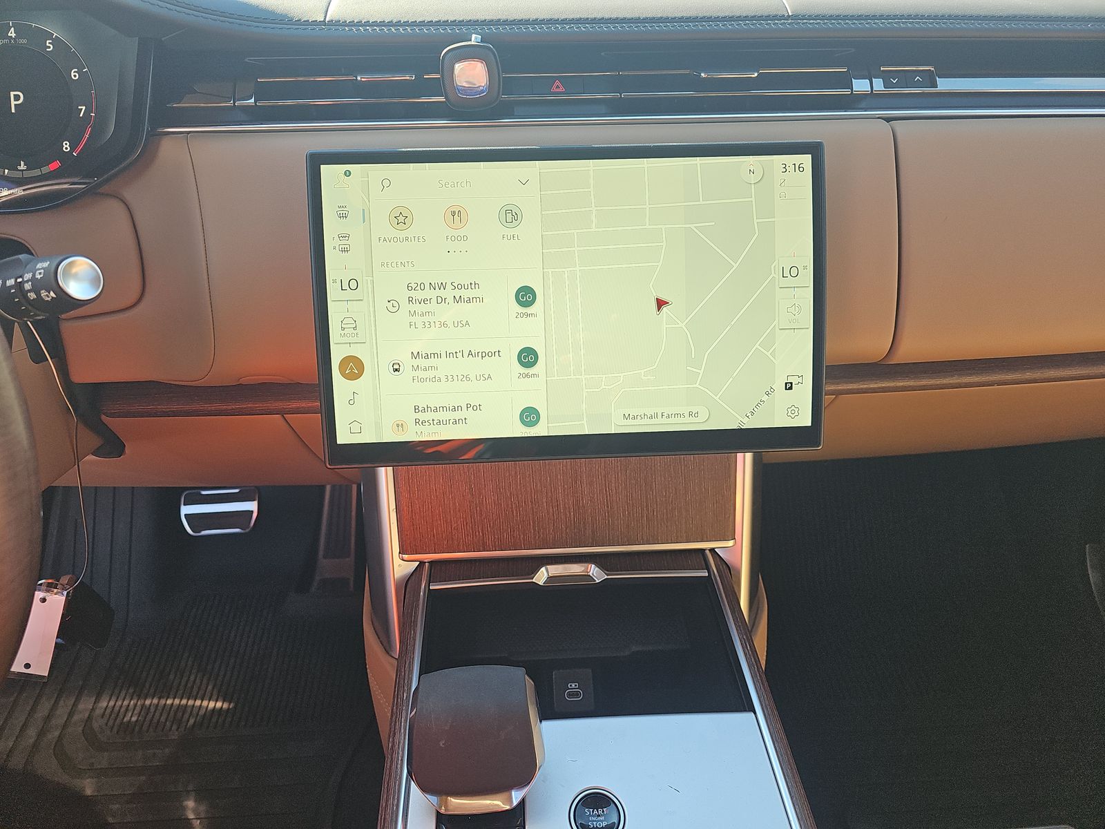 2024 Land Rover Range Rover SE AWD