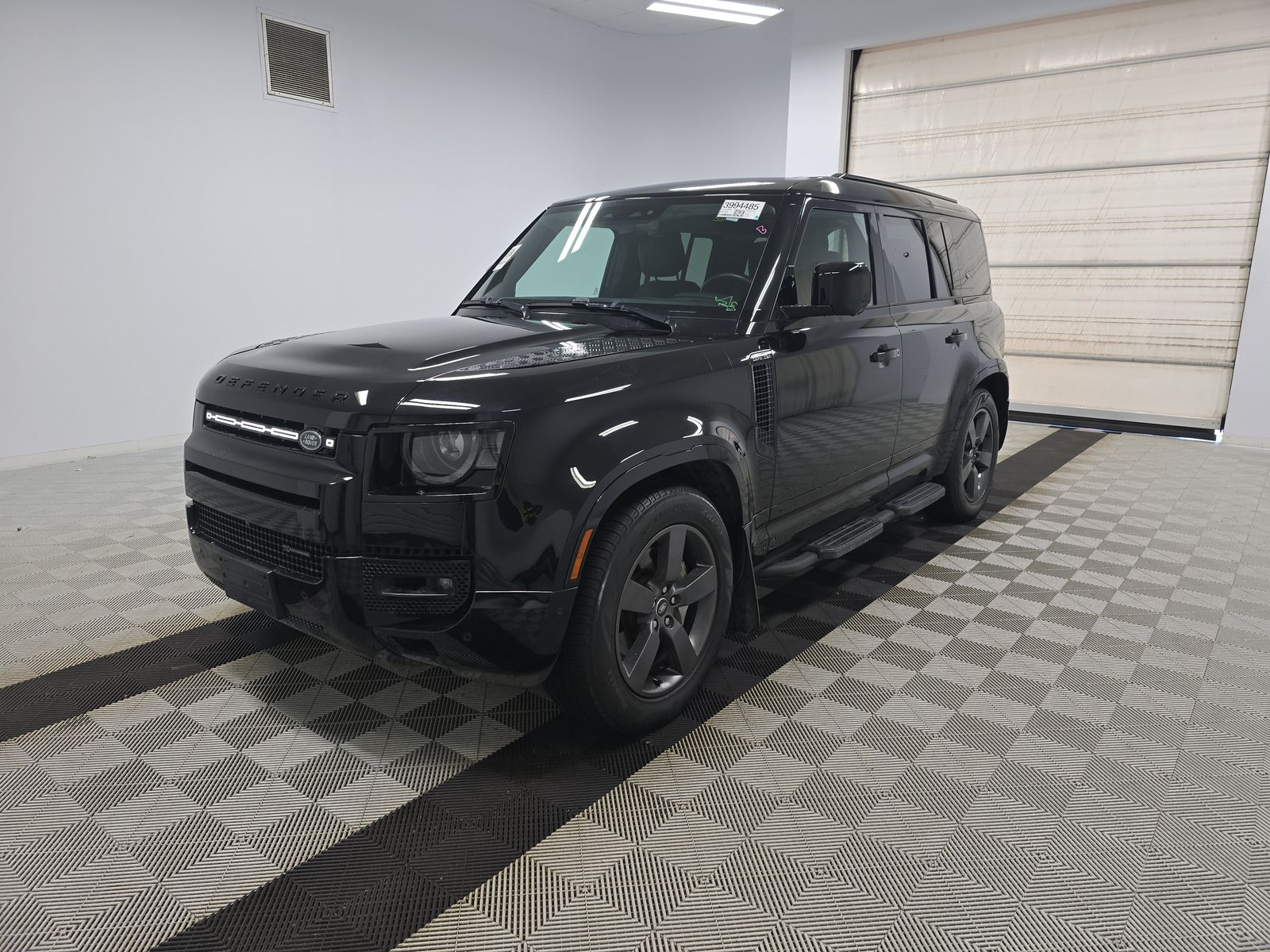 2023 Land Rover Defender 110 X-Dynamic SE AWD