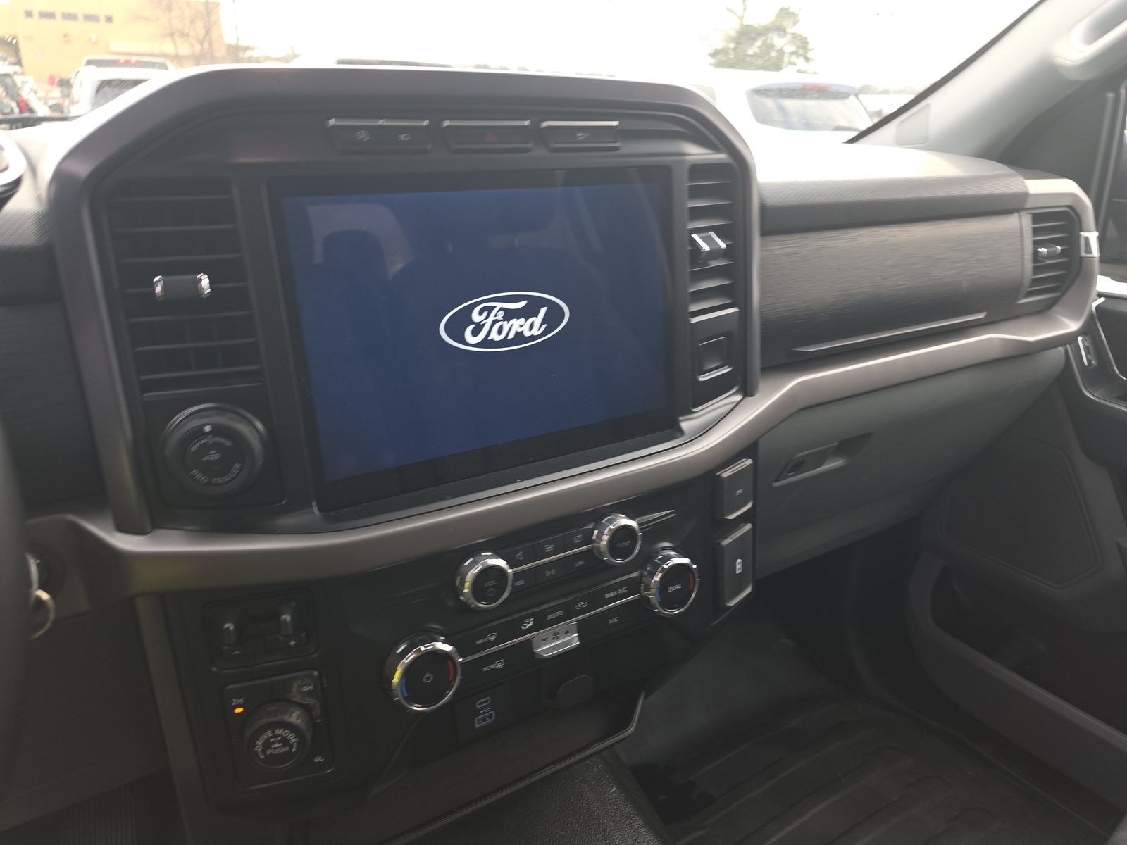 2024 Ford F-150 XLT AWD