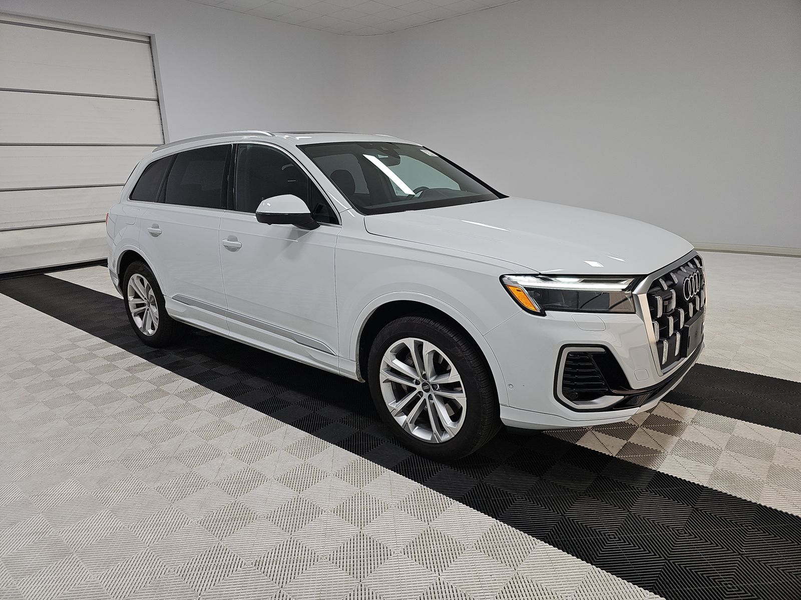 2025 Audi Q7 Premium Plus FWD