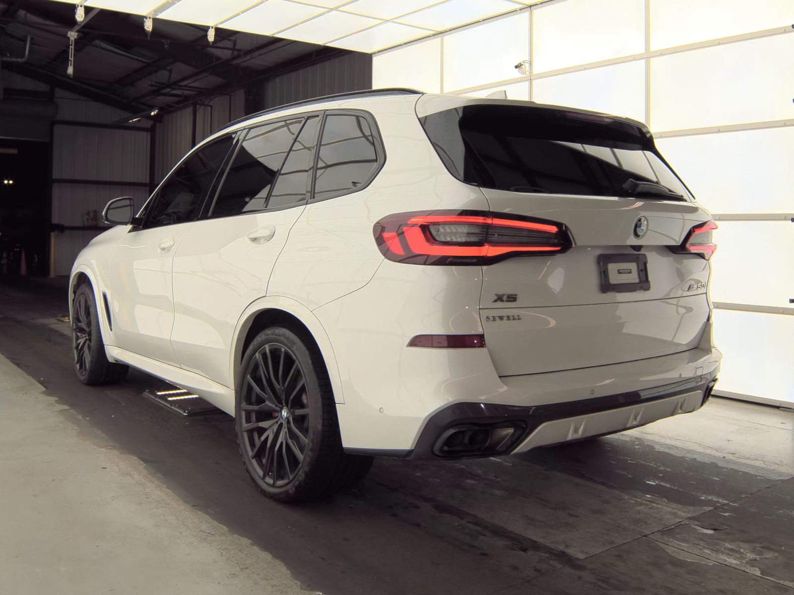 2023 BMW X5 M50i AWD