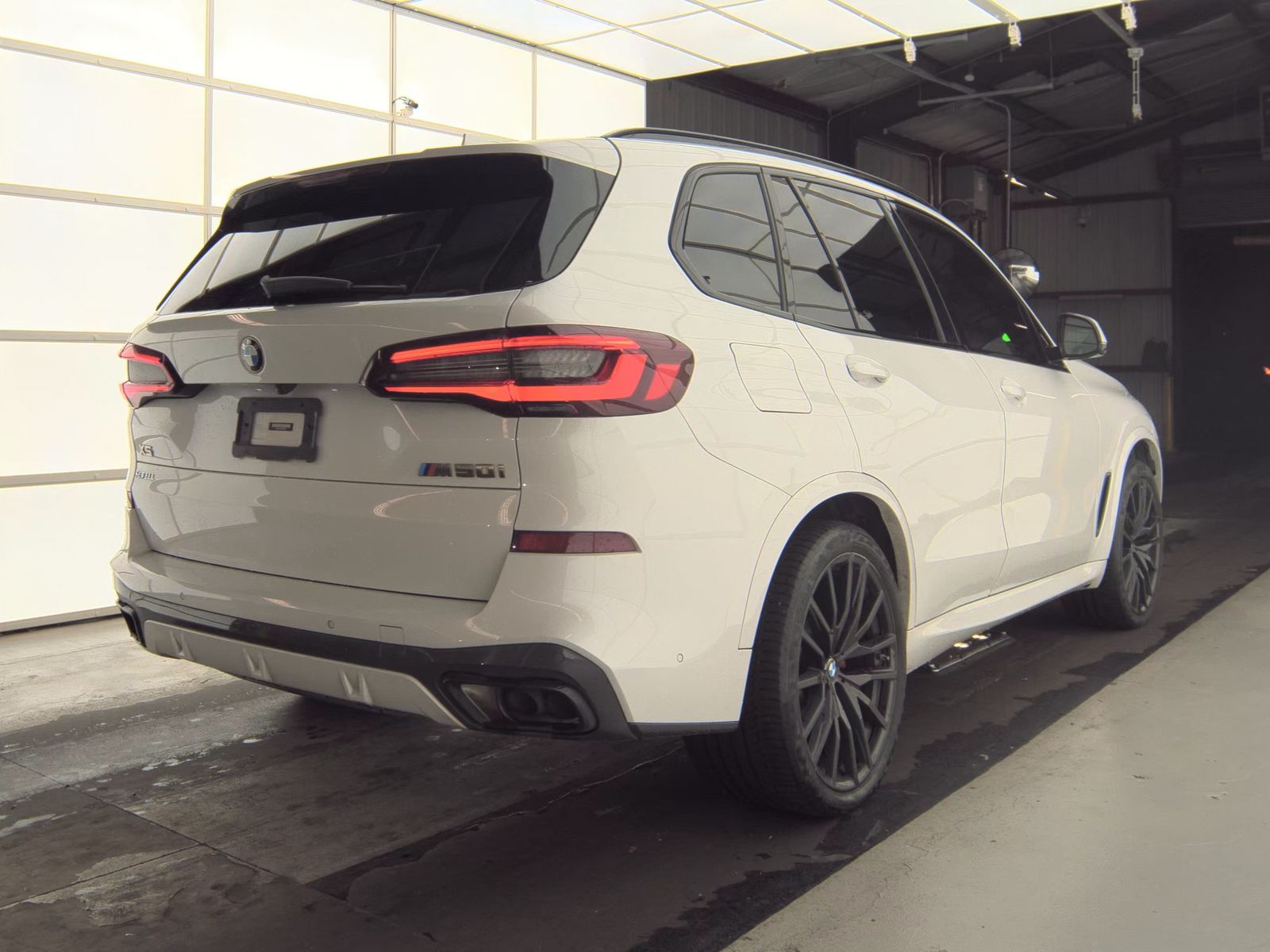 2023 BMW X5 M50i AWD