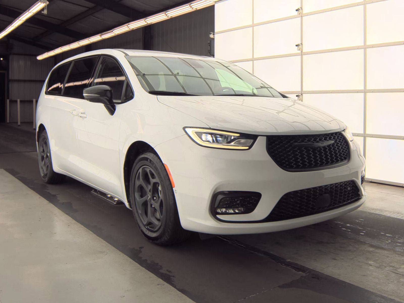 2024 Chrysler Pacifica Hybrid Select S Appearance FWD