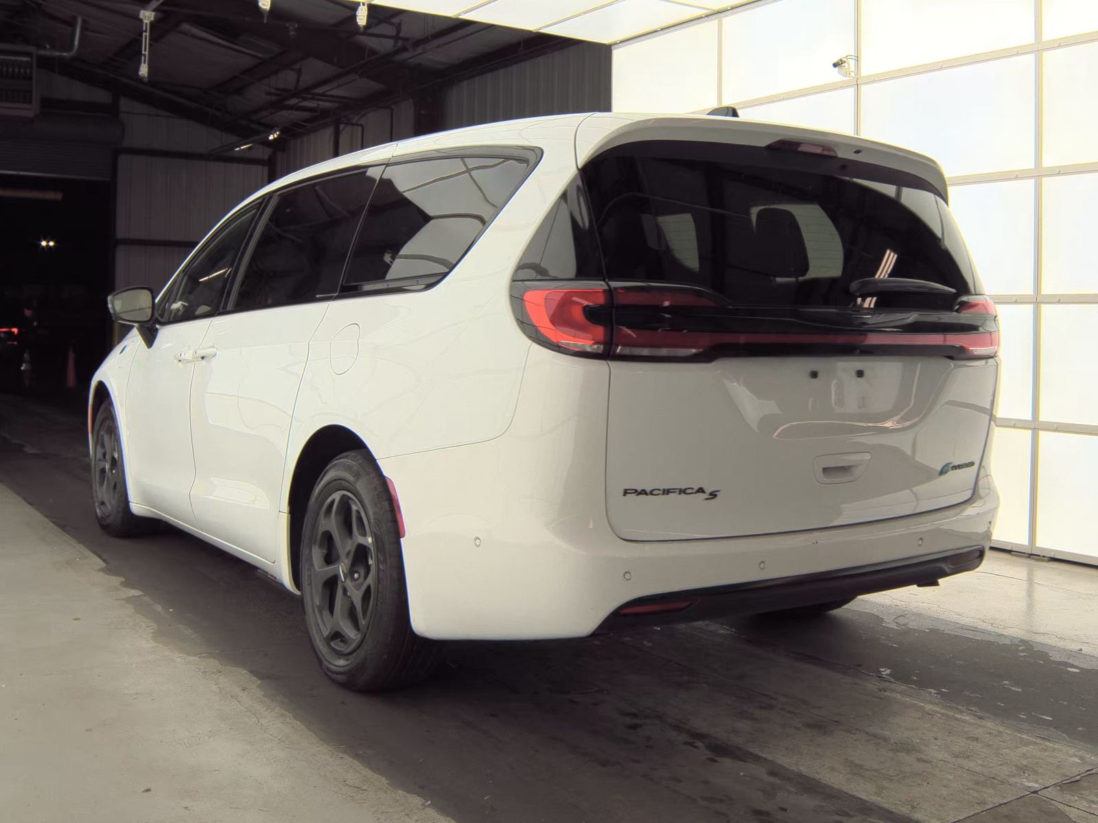 2024 Chrysler Pacifica Hybrid Select S Appearance FWD
