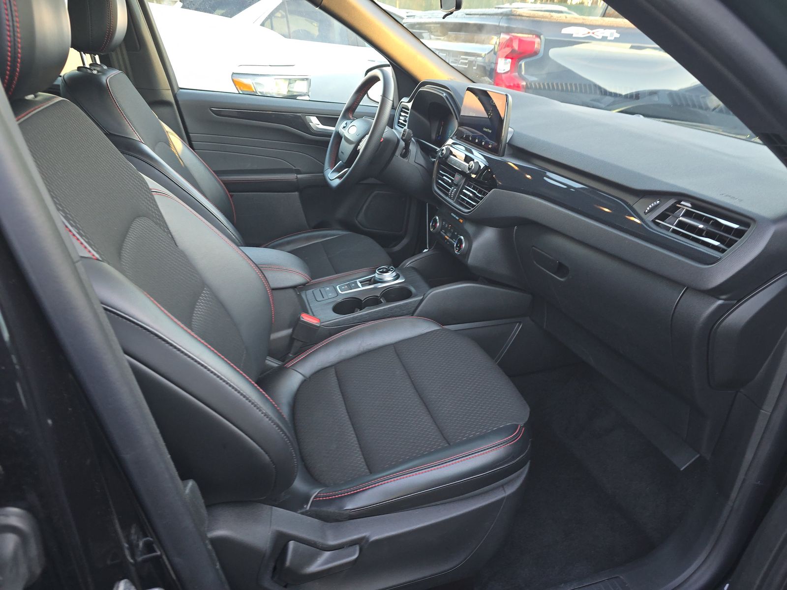 2025 Ford Escape ST-Line FWD