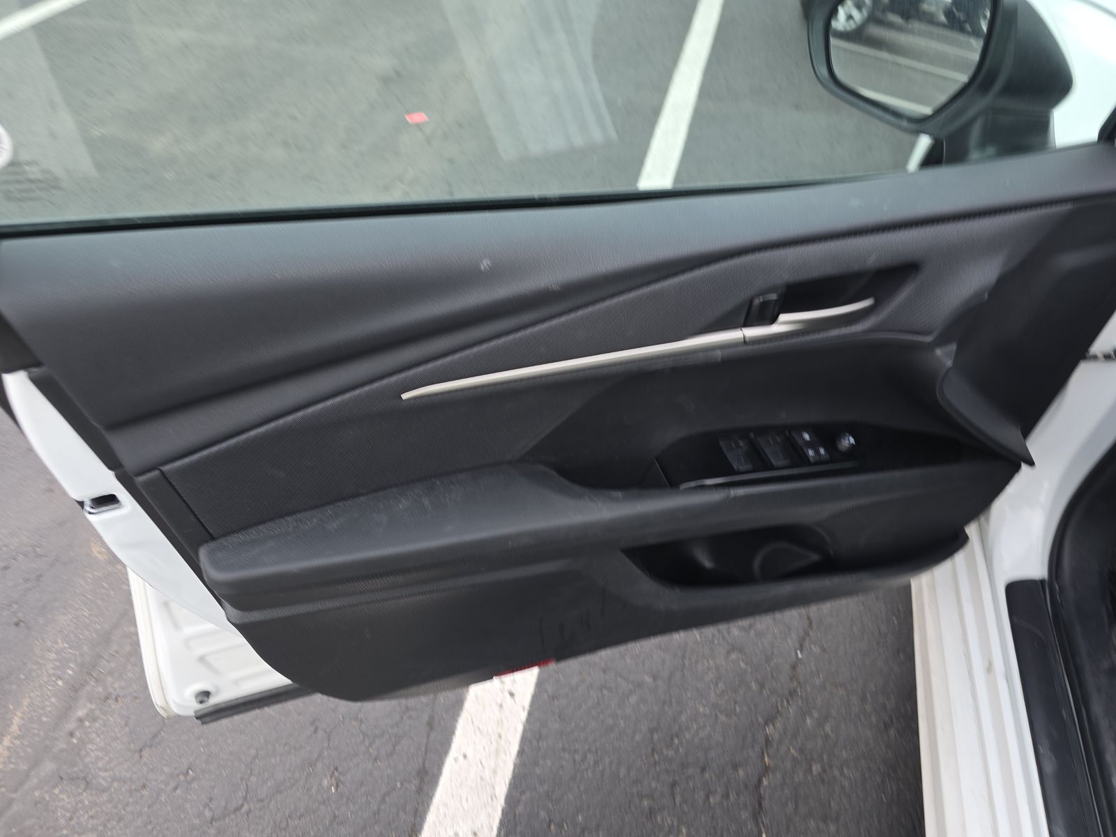 2025 Toyota Camry SE FWD