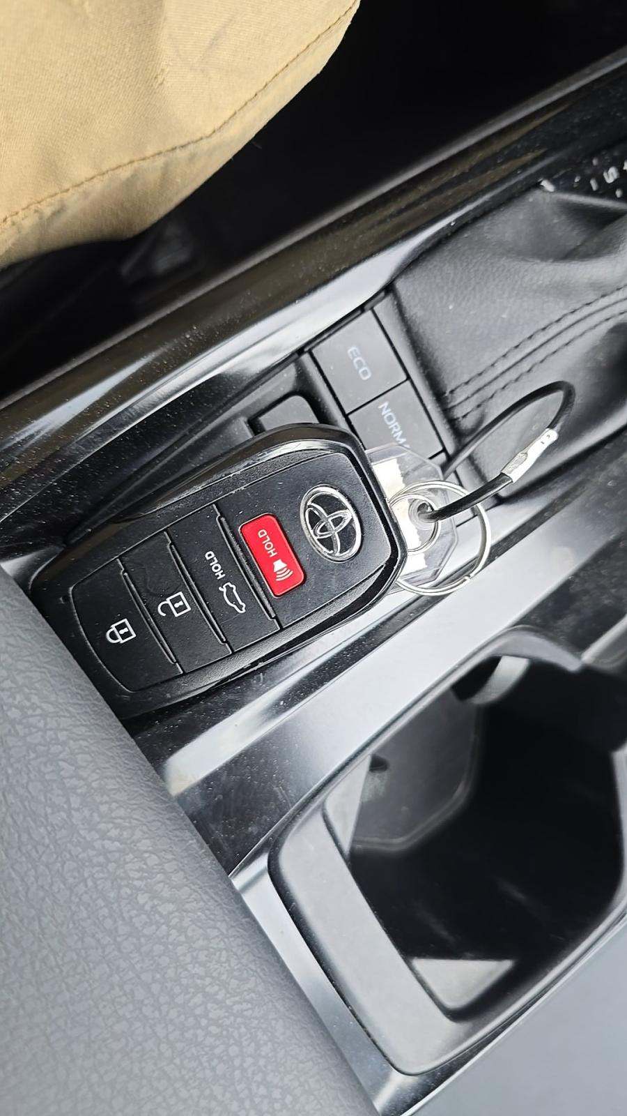 2025 Toyota Camry SE FWD