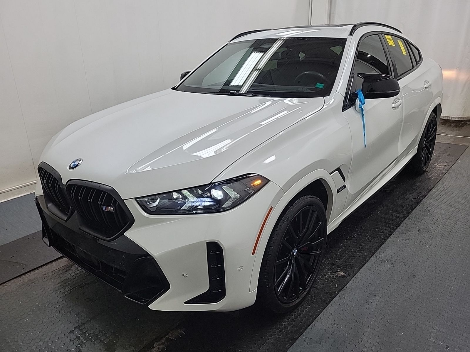 2025 BMW X6 M60i xDrive