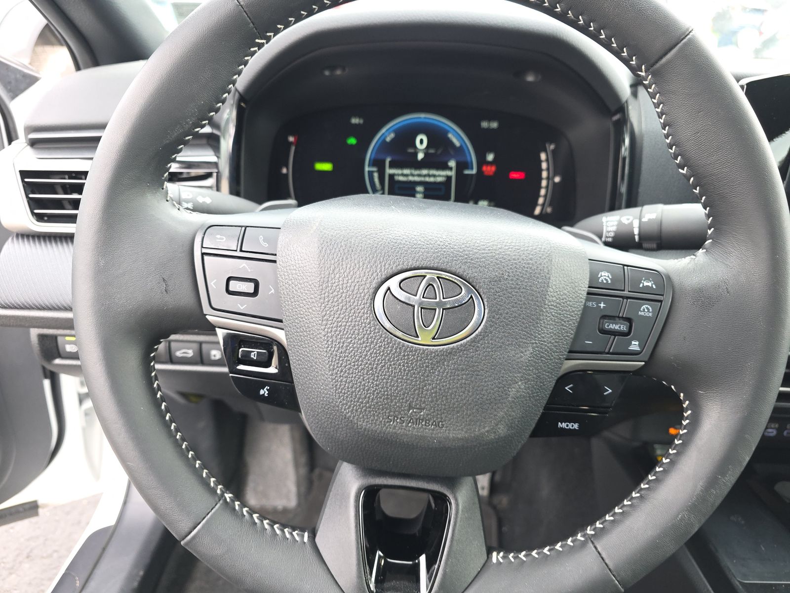 2025 Toyota Camry SE FWD