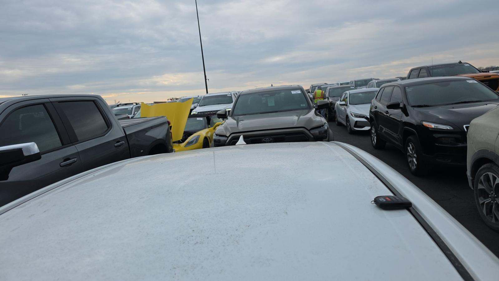 2025 Toyota Camry SE FWD