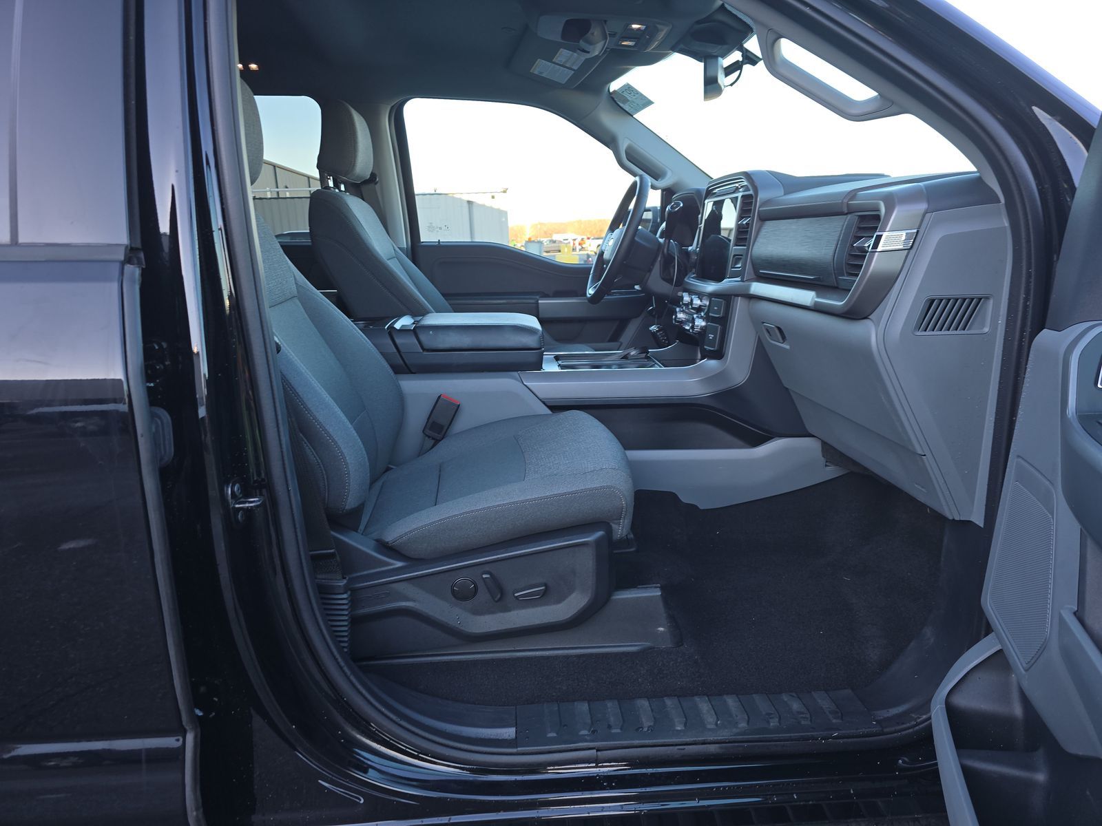 2024 Ford F-150 Hybrid XLT AWD