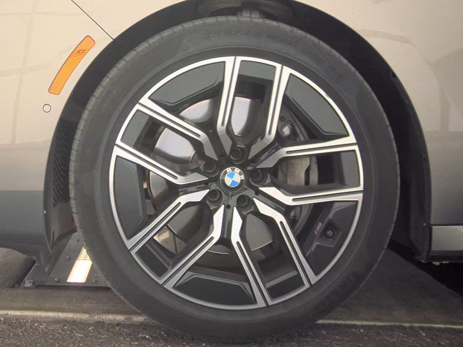 2025 BMW 7 Series 740i RWD