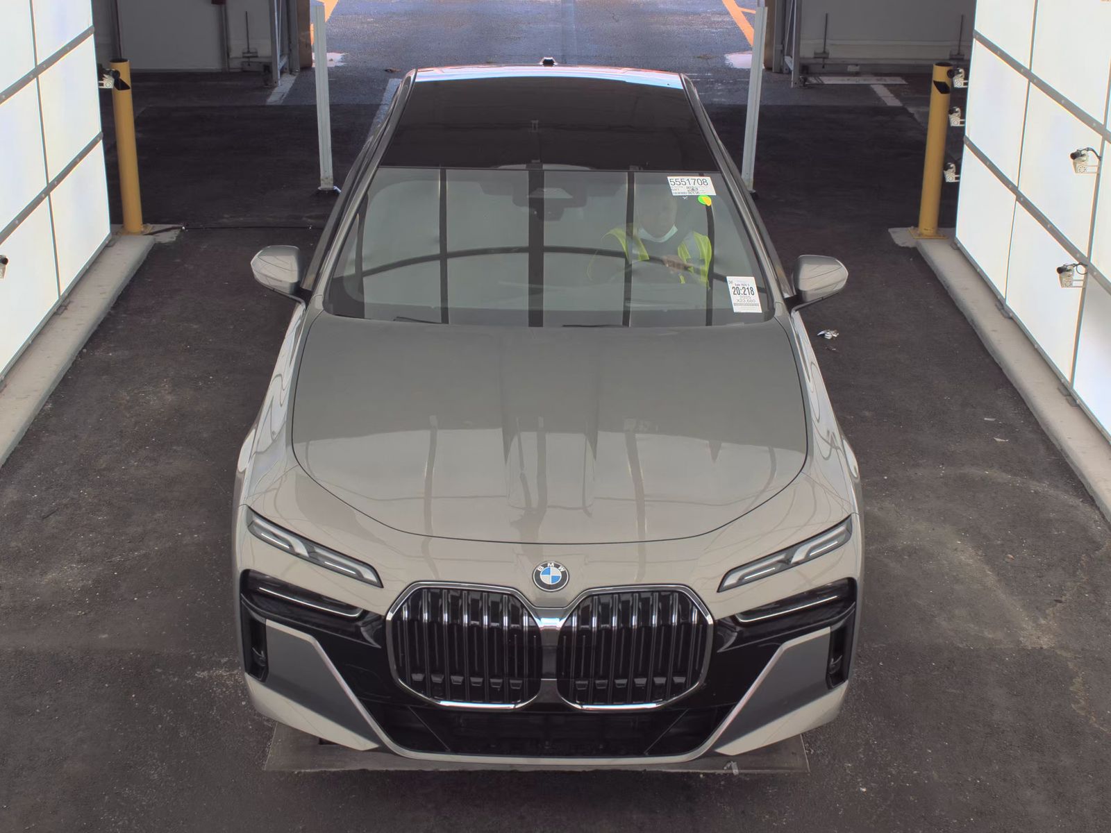 2025 BMW 7 Series 740i RWD