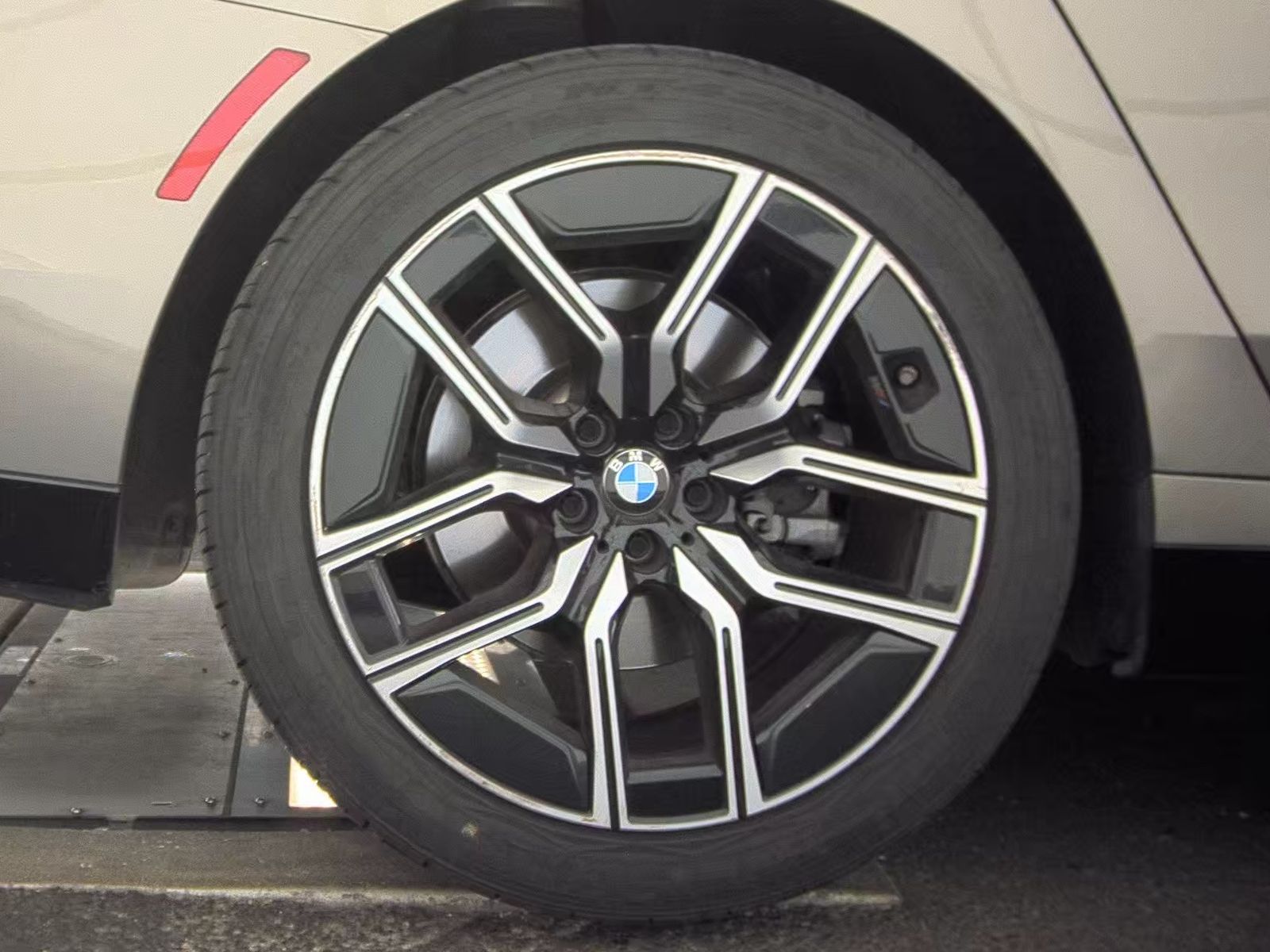 2025 BMW 7 Series 740i RWD