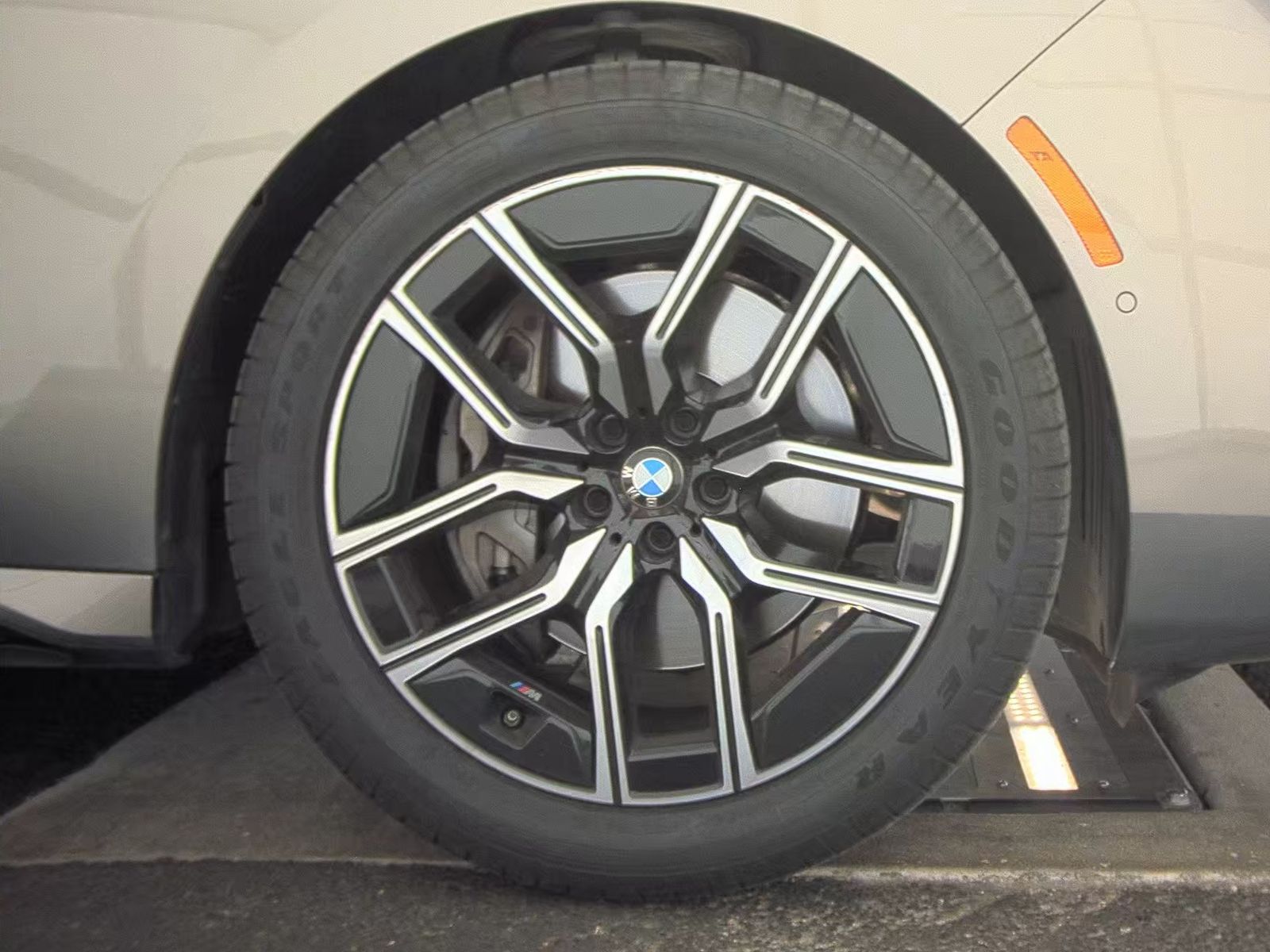 2025 BMW 7 Series 740i RWD