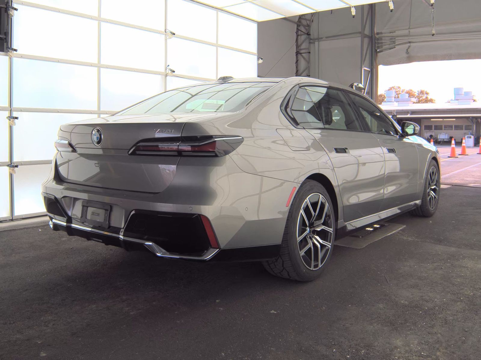 2025 BMW 7 Series 740i RWD