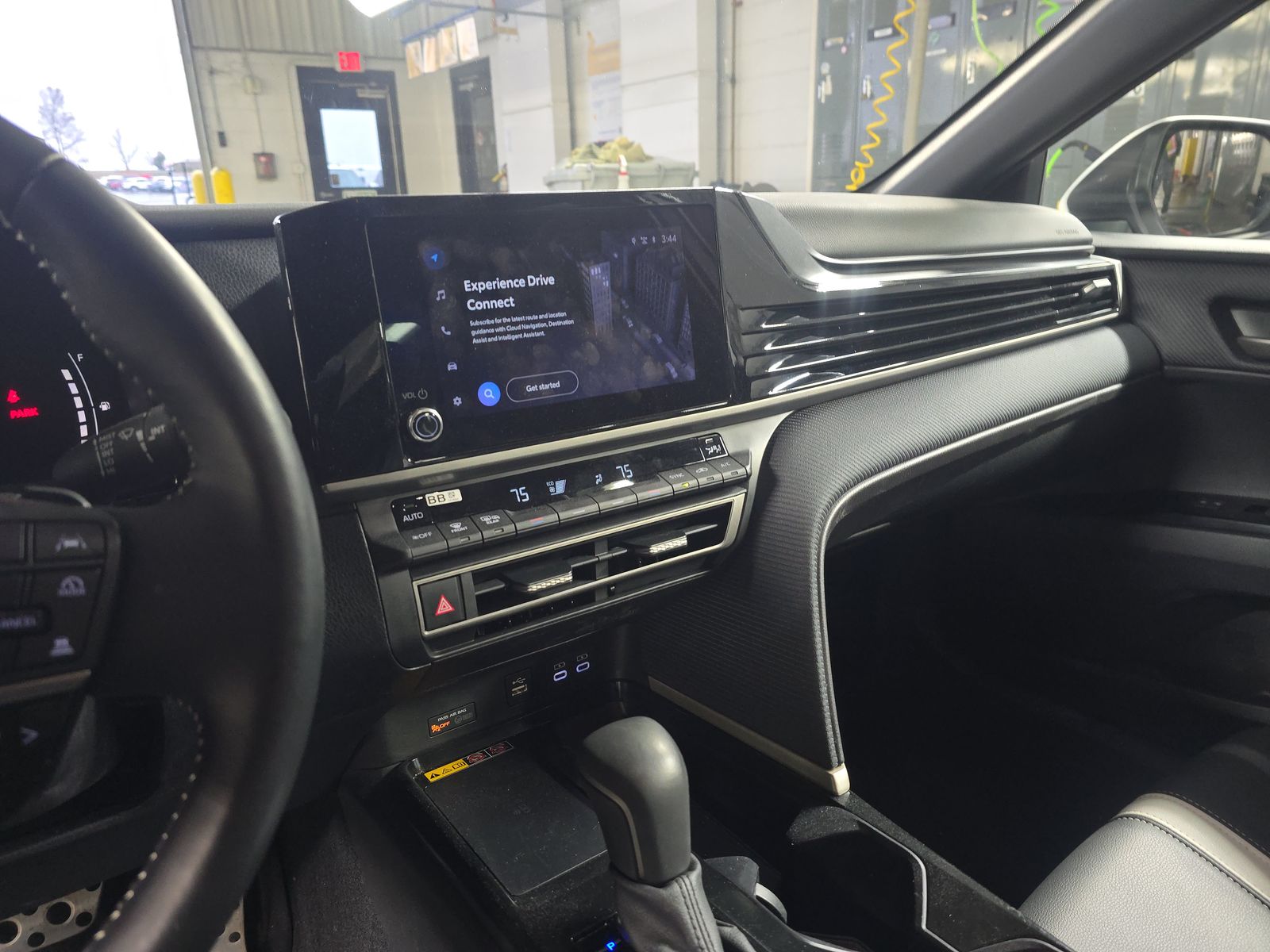 2025 Toyota Camry SE FWD