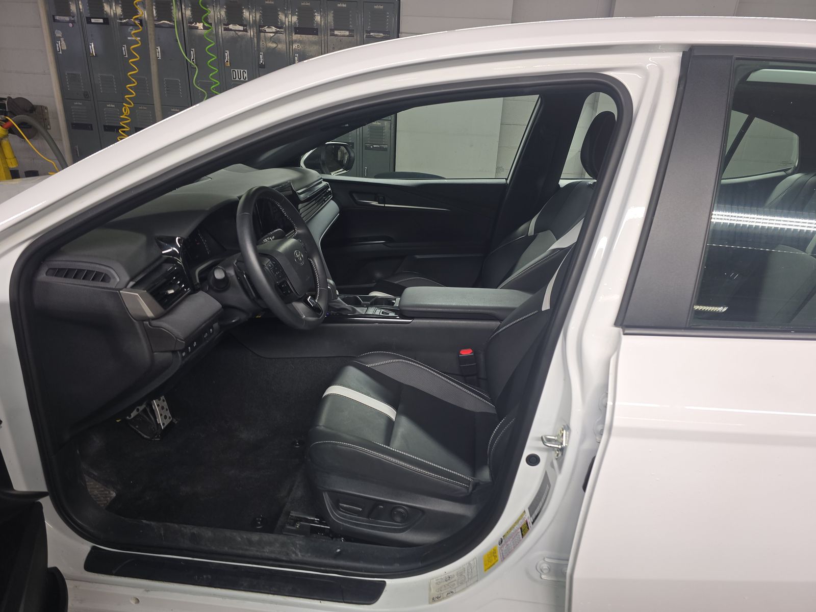 2025 Toyota Camry SE FWD