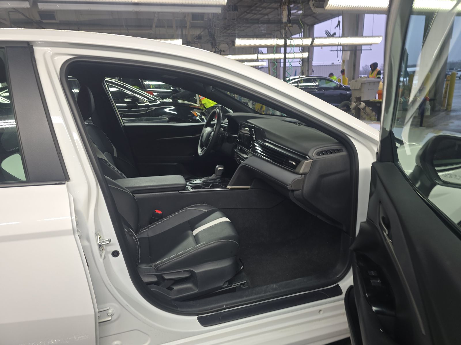 2025 Toyota Camry SE FWD