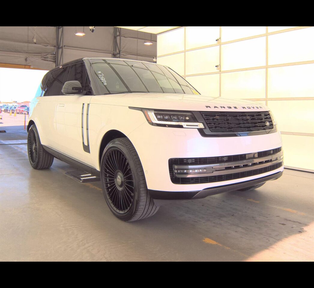 2024 Land Rover Range Rover Autobiography LWB w/7-Passenger Seating