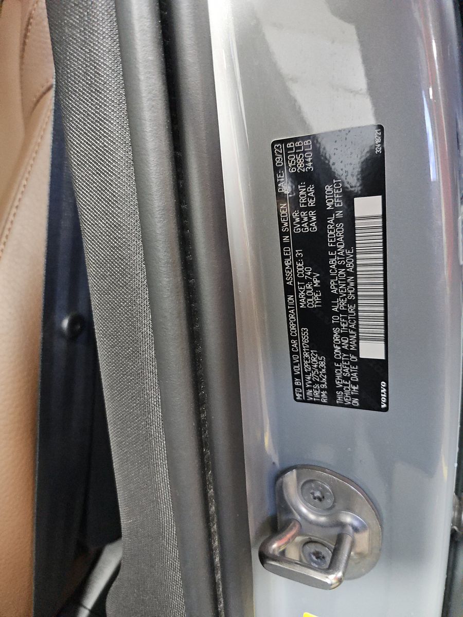 2024 Volvo XC90 B5 Plus AWD