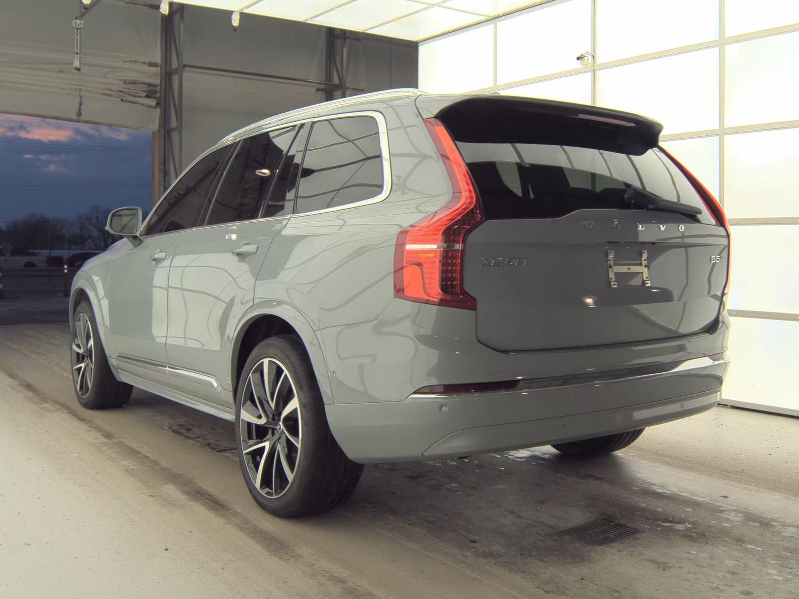 2024 Volvo XC90 B5 Plus AWD