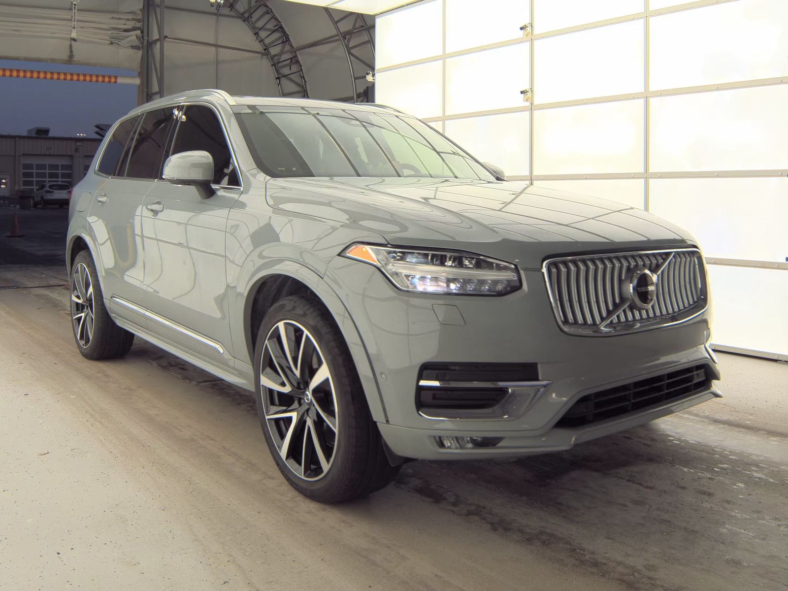2024 Volvo XC90 B5 Plus AWD